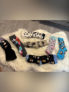 7 pairs Assorted unisex Novelty Crew Socks - Multicolor Pack. Size 7-9